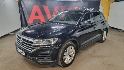 Volkswagen Touareg photo-1